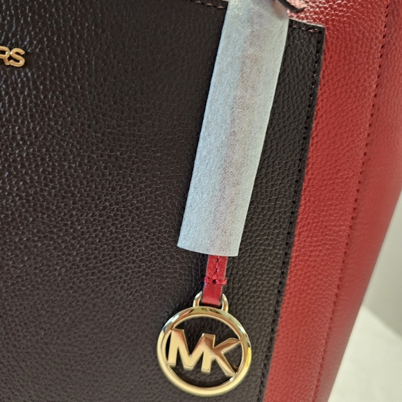 🥰MICHAEL Michael Kors Large Pocket Tote in Red with Brown Pocket - Picture 8 of 15